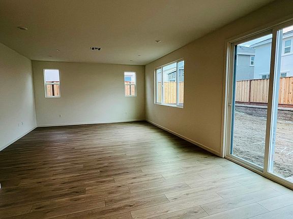 3rd image of 5433 Riverview Ln