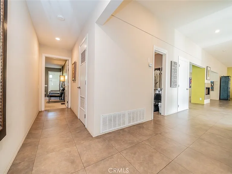 1600 E Palm Tree Dr — Photo 3