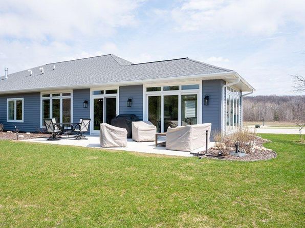 7993 Oakmont Way, Egg Harbor, WI 54209