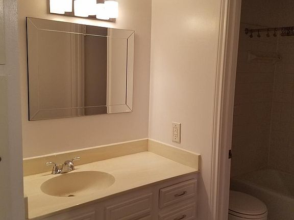 2nd image of 4037 Charleston Cir