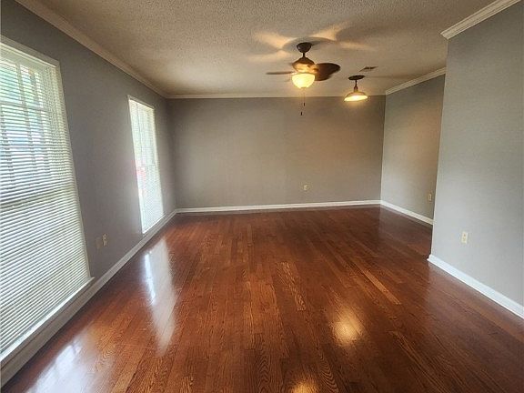 3rd image of 311 Holly Hill Rd