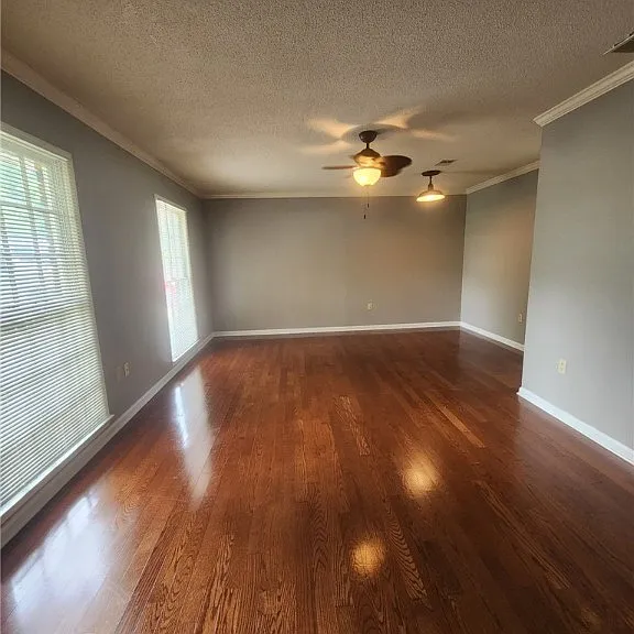 311 Holly Hill Rd — Photo 3