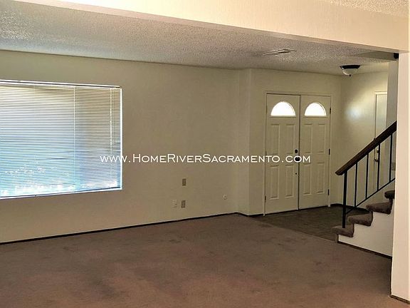 4th image of 1510 Woodridge Oak Way