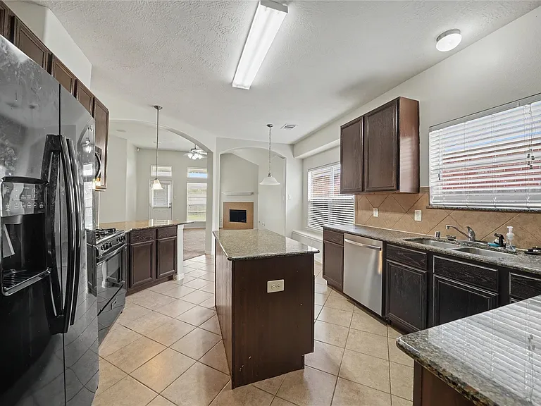 10035 Arcadian Springs Ln — Photo 5