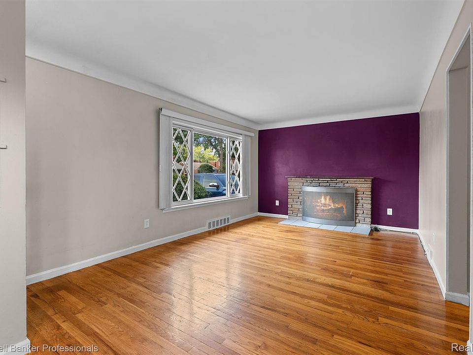 22101 Mauer St, photo 18
