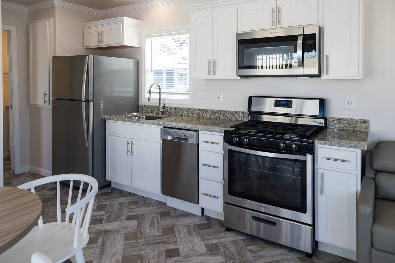 1 bed, 1.0 bath, 377 sqft, $1,300 — Photo 1
