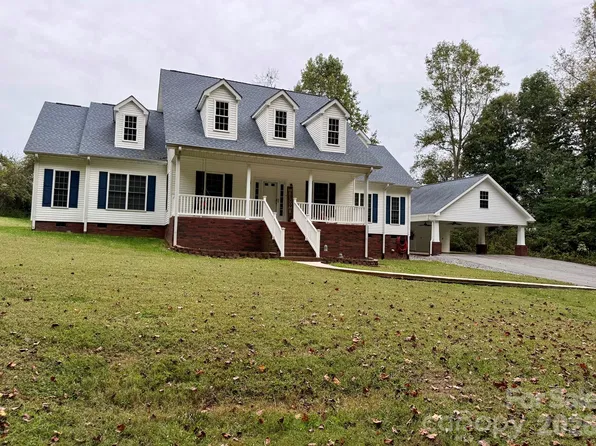 151 Robertson Dr, Taylorsville, NC 28681