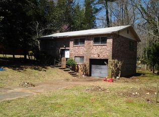 Green Leaf Ct, Grantville, GA 30220