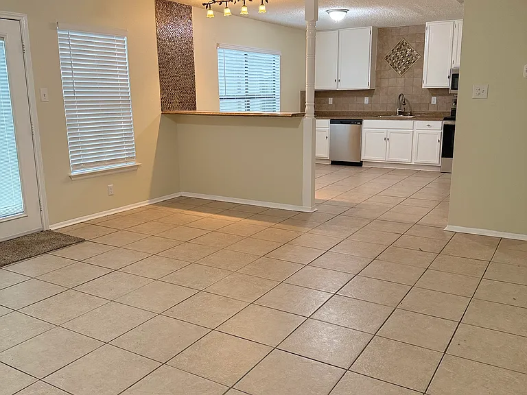 8351 Longhorn Ridge Dr — Photo 4