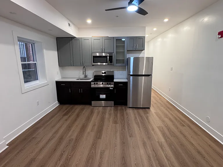 647 N 16th St #2 — Photo 1