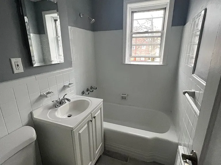 48 Summer St #A5 — Photo 3