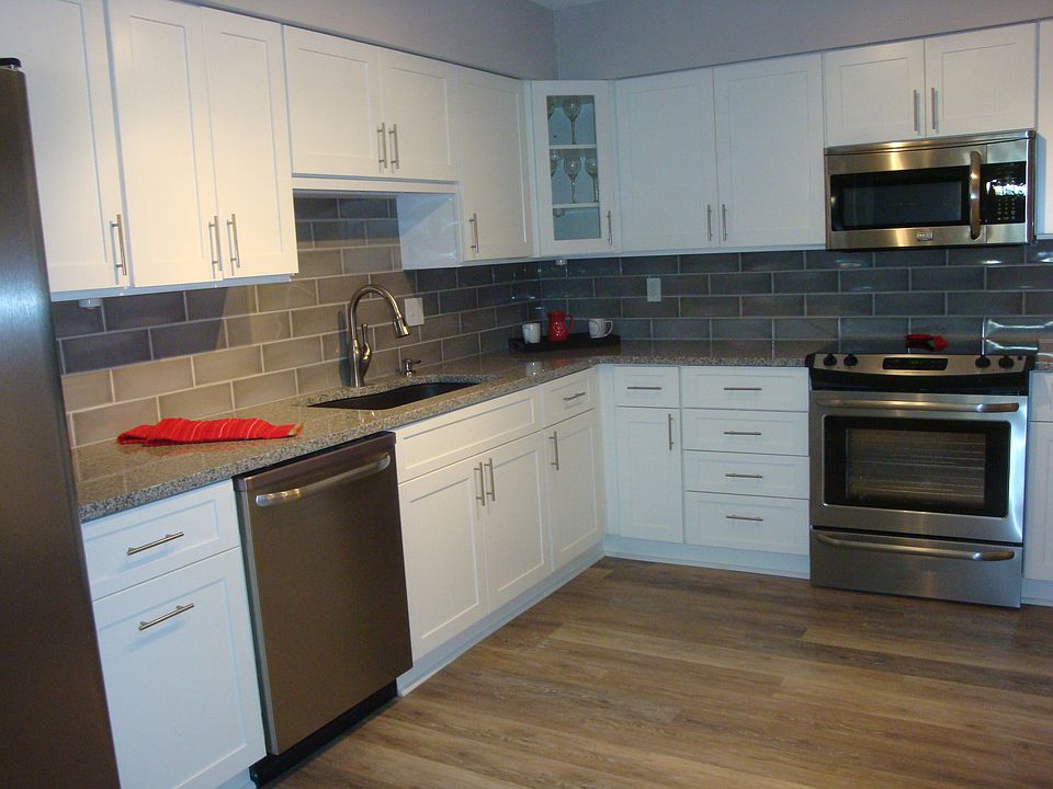 Granite top, Custom cabinets