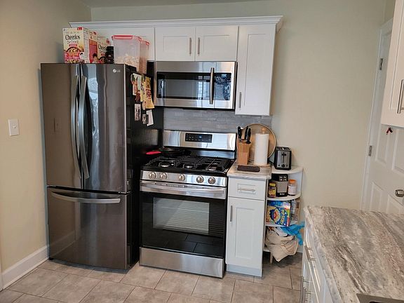 3rd image of 2165-2167 Carabel Ave