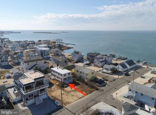 110 W 18th St, Brant Beach, NJ 08008