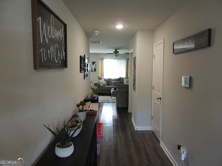 325 McGiboney Ln — Photo 4