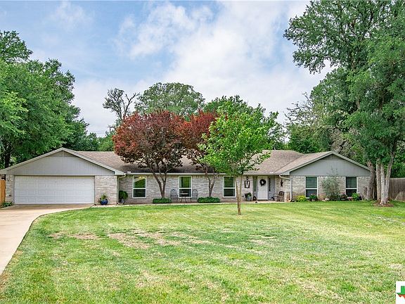 2nd image of 251 Woodland Trl