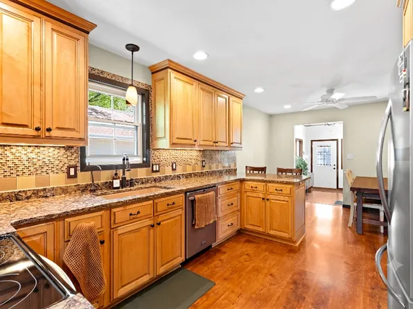 319 7th St SW, Eyota, MN 55934
