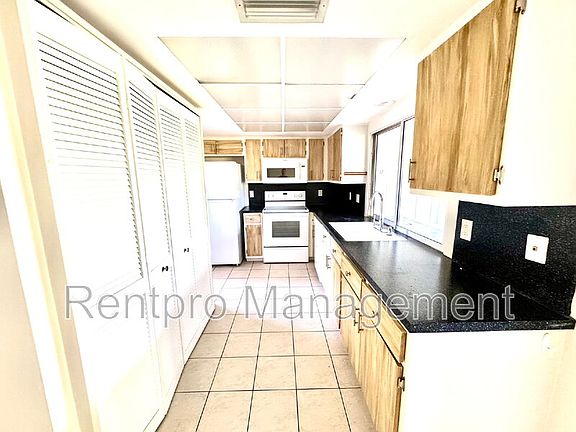 2nd image of 2417 Magdalina Dr #C