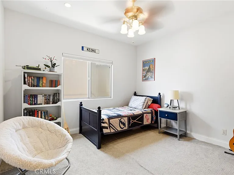 1207 Harkness Ln — Photo 28