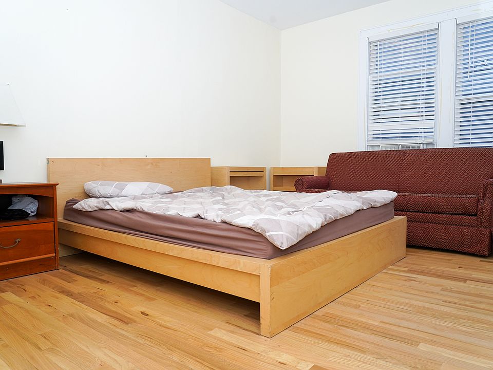 1st image of 54 Vernon St #1