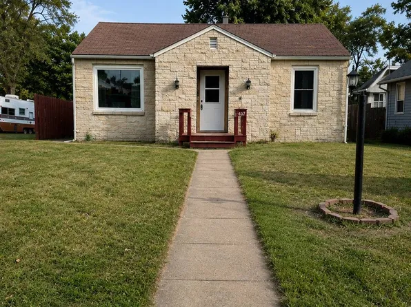 437 W 13th St, Concordia, KS 66901