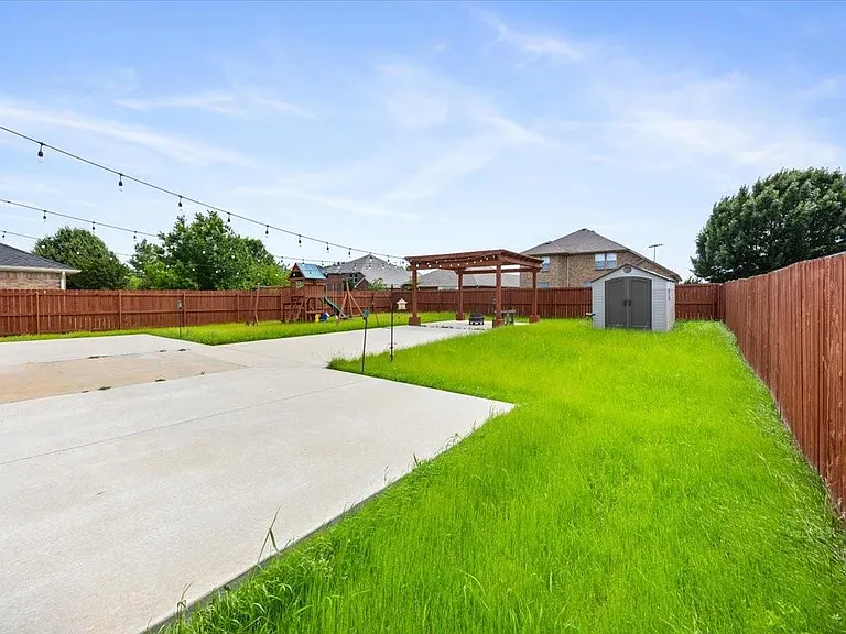 7704 Labrador Dr — Photo 43