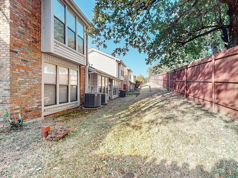 2569 Shady Ridge Dr — Photo 38