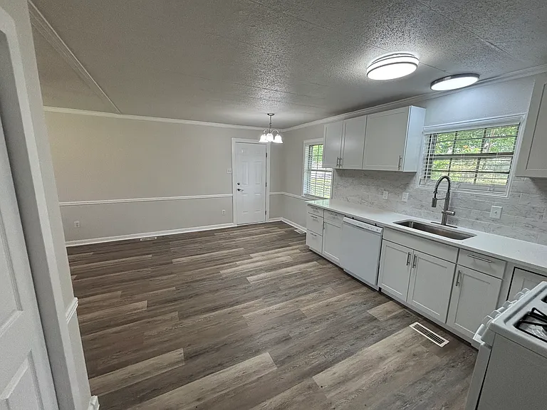 8100 N Claremont Ave — Photo 6