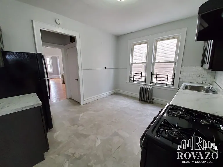 81 Montgomery Ave #2A — Photo 6