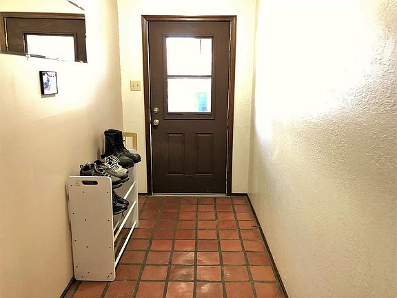 3rd image of 411 Grand Canyon Dr