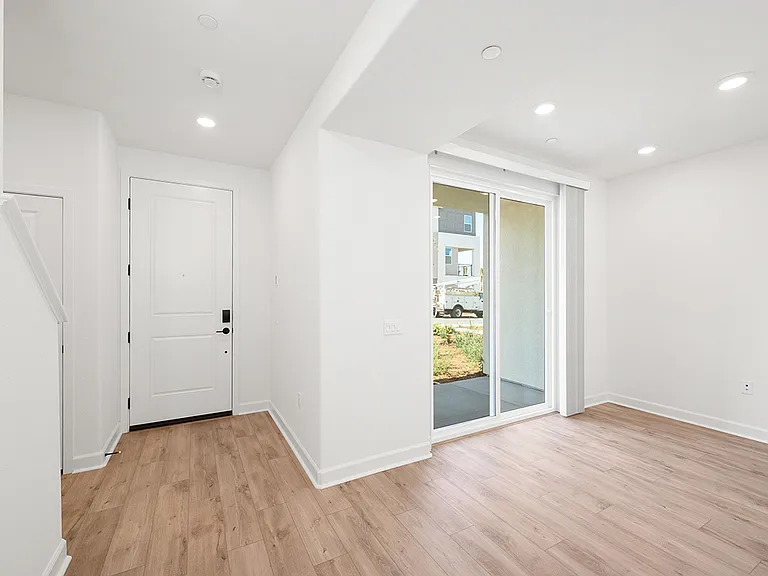 842 Kili St #5 — Photo 3