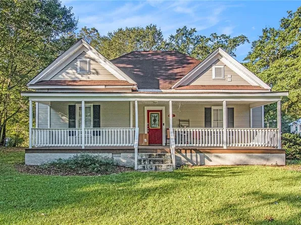 79 E Wright St, Winder, GA 30680