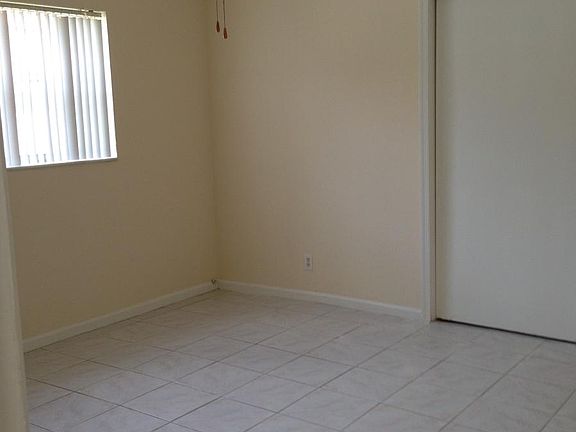 5th image of 11020 NW 39th St #West