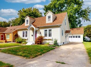 1507 S 4th St, Pekin, IL 61554