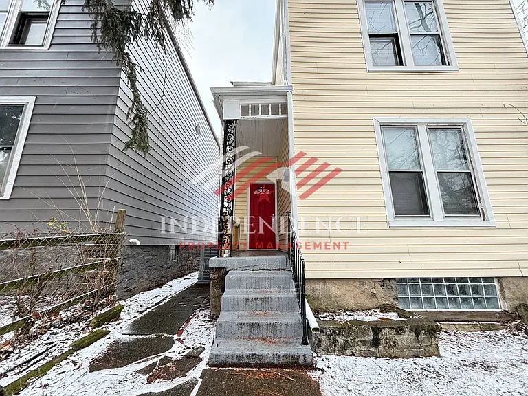 3131 Harvard Ave — Photo 1
