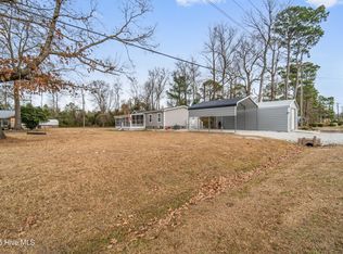 311 Petersburg Rd, Richlands, NC 28574