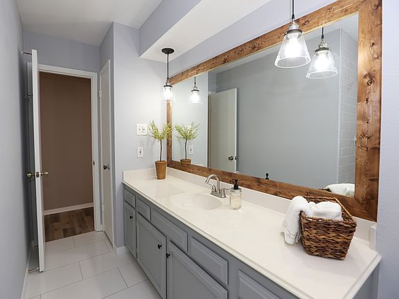 4th image of 2806 Kismet Ln