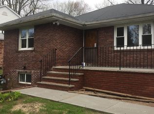 81 Midland Rd, Staten Island, NY 10308