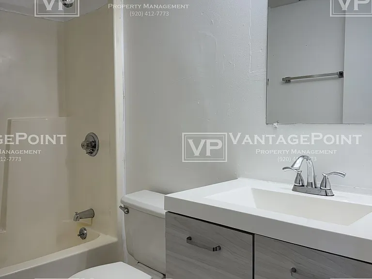 3251 W 4th St #18 — Photo 2