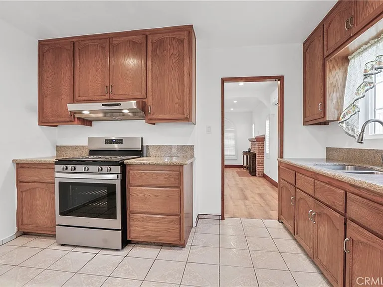 236 W Arbor Vitae St — Photo 13