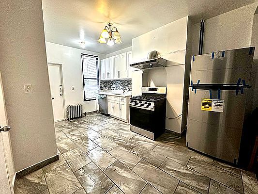 5th image of 180 Sumpter St APT 1