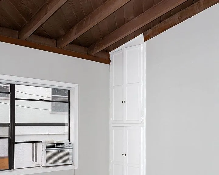 Townhome style apartments in up-and-coming Virgil Village with parking! — Photo 28