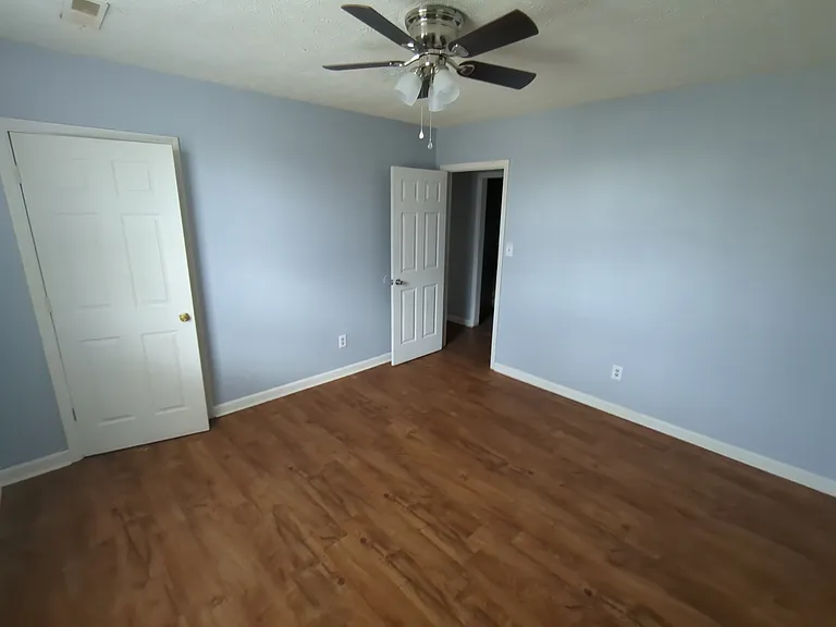 109 Southview Dr #8 — Photo 2