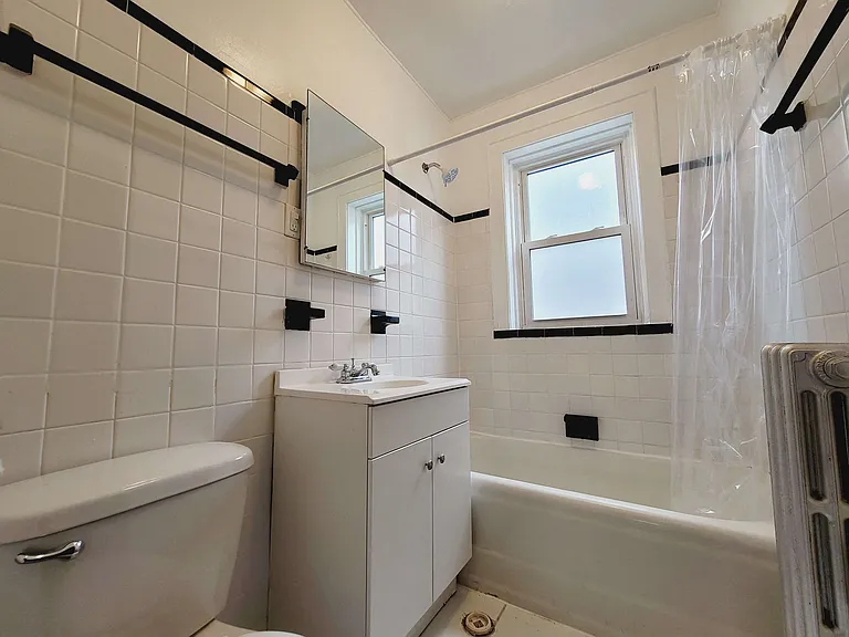 One Bedroom (4141-E2)
