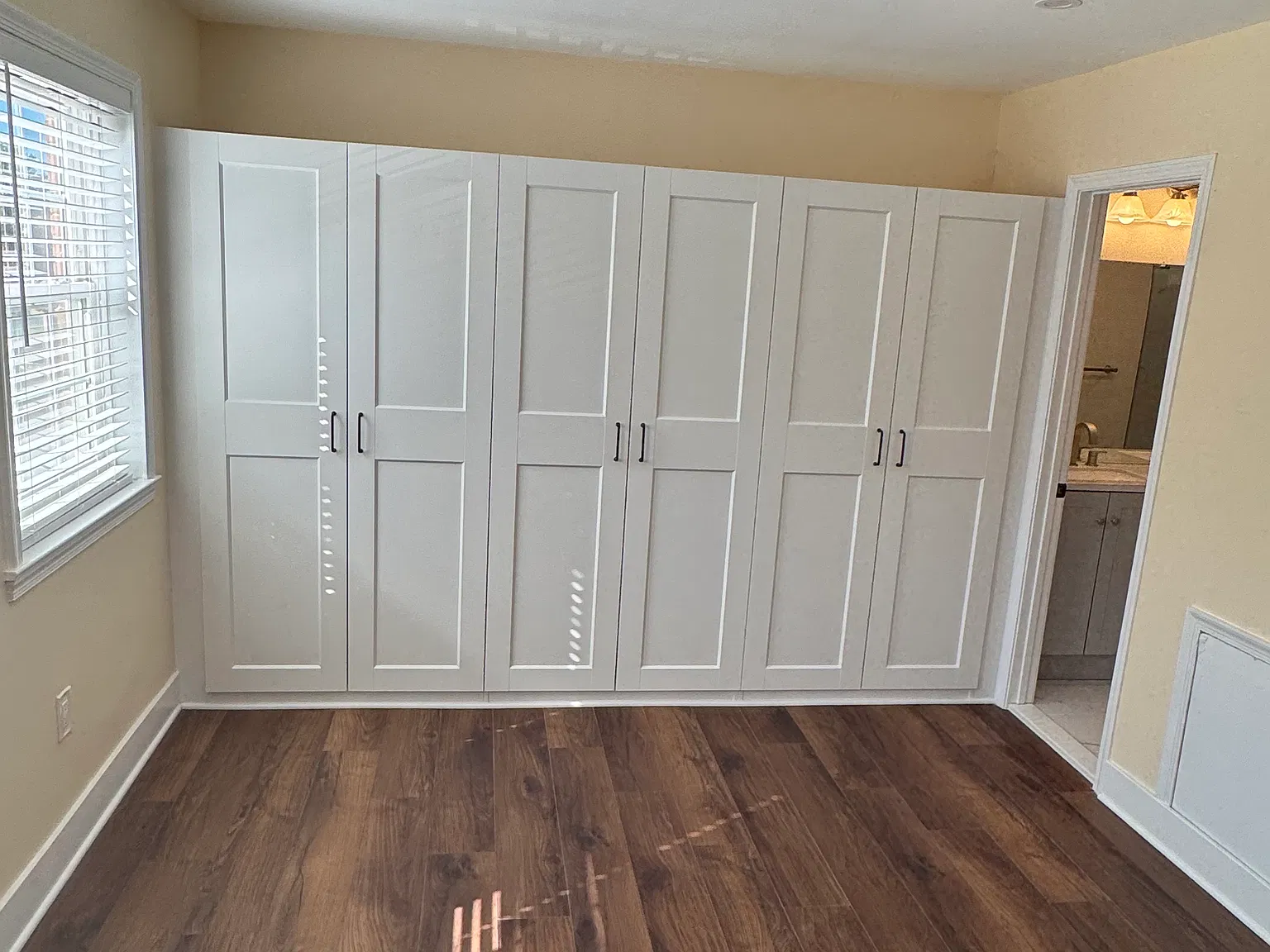 4 bed, 3.5 bath, 2050 sqft, $4,295 — Photo 4