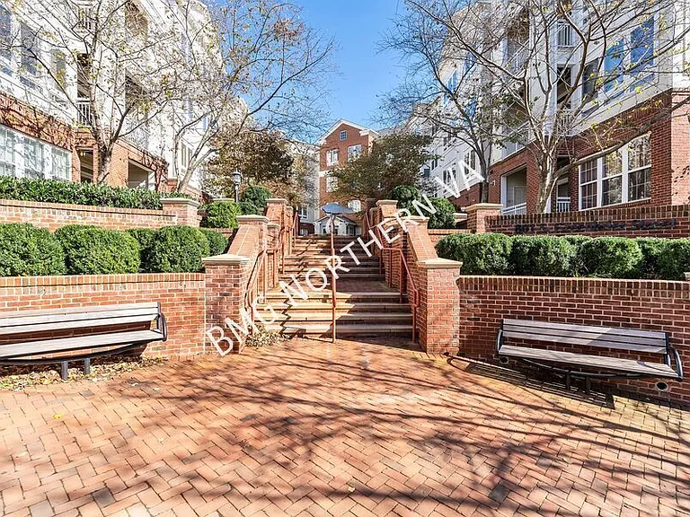 801 Greenbrier St #422 — Photo 25