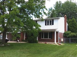 35440 Mustang Dr, Sterling Heights, MI 48312