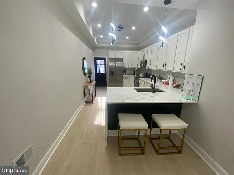 2141 Druid Hill Ave — Photo 10
