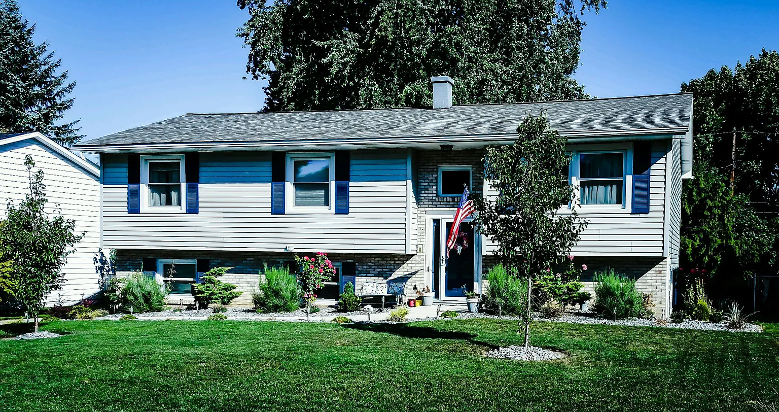 702 Gold Ave photo 1