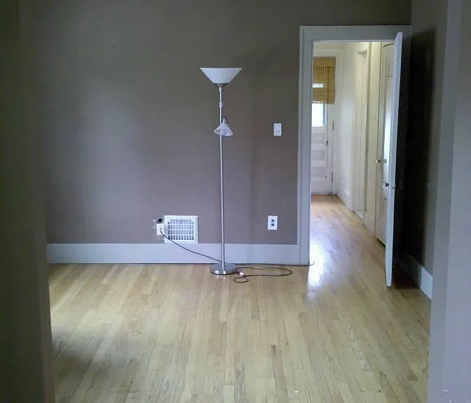 Empty photo of dining room